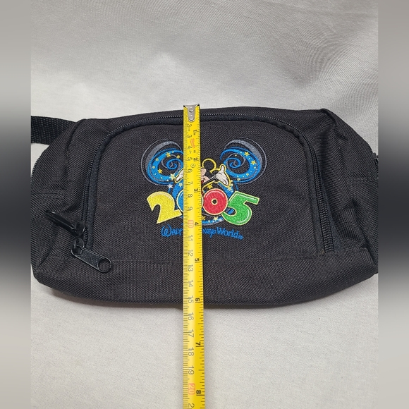 Vintage 2005 Walt Disney World Black Unisex Zip Up Fanny Pack Bag with Strap - Picture 8 of 9